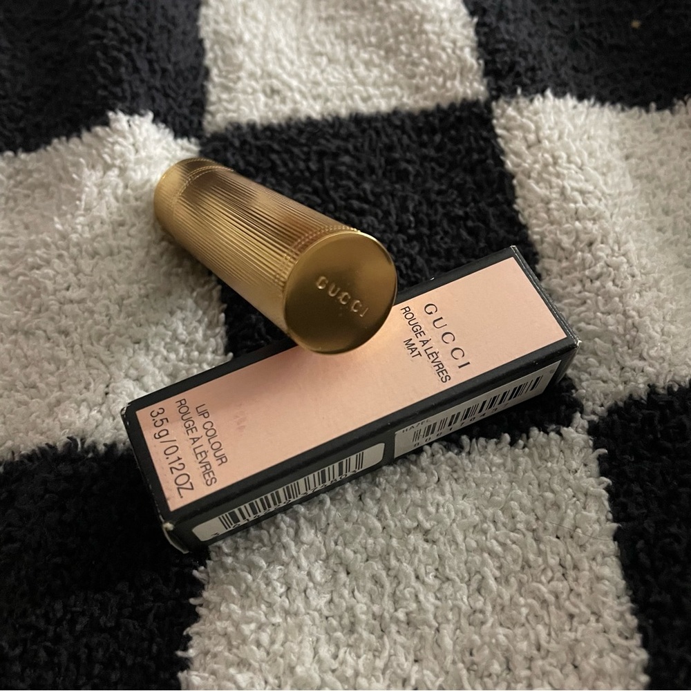 Gucci lip colour rouge a leveres mat tacey hazel  106